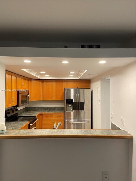 Building Photo - 555 NE 15th St