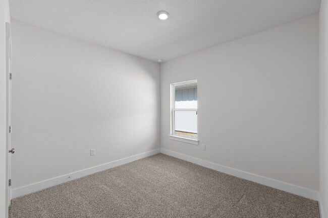 Building Photo - 1905 Noleka Ct