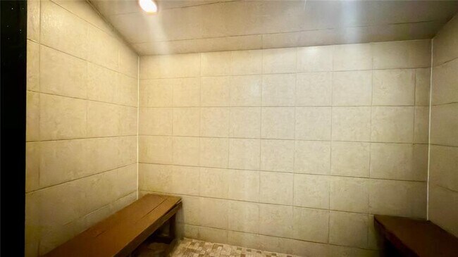 Building Photo - 9340 Lagoon Pl