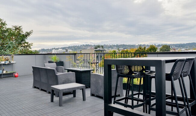 Building Photo - Modern 3 bed/ 2.5 bath townhome in Ballard!