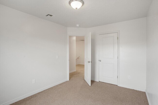 Building Photo - 3194 S Relic Ridge Dr