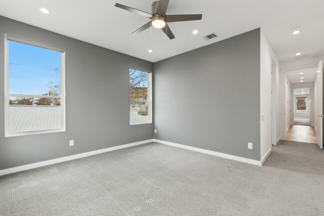 Building Photo - 2724 Hondo Ave