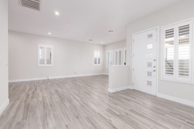 Building Photo - Luxury Summerlin/Affinity townhome
