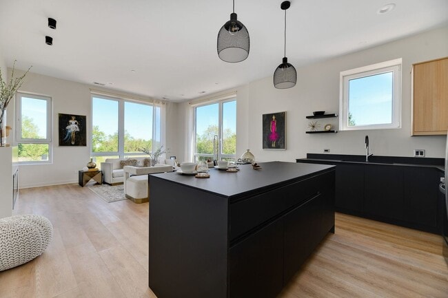 Building Photo - 284 Stonington Dr