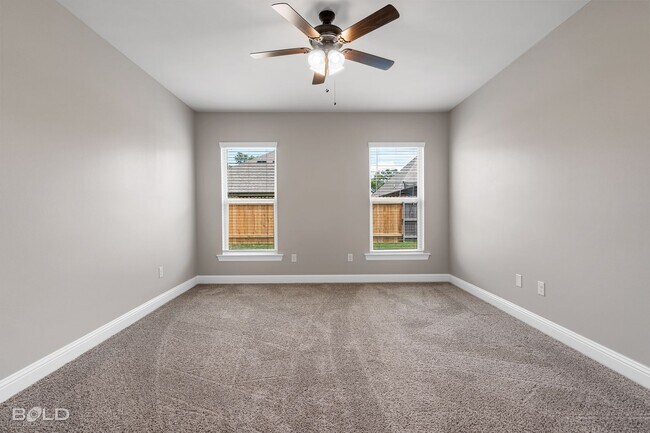 Building Photo - Beautiful 3 bedrooms 2 bathrooms