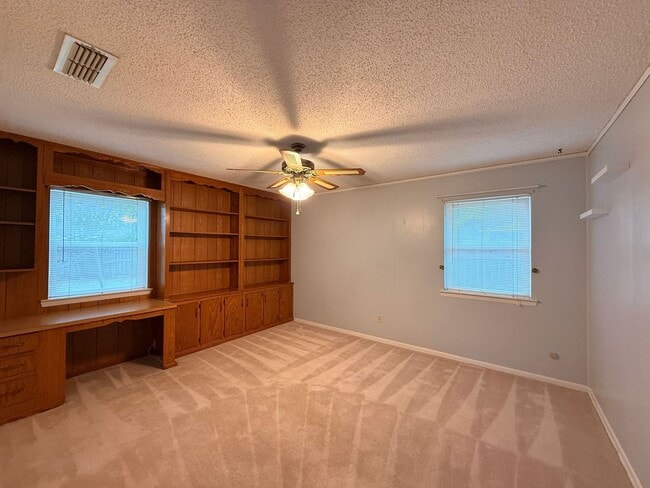 Building Photo - RENT REDUCTION - AVAILABLE NOW!