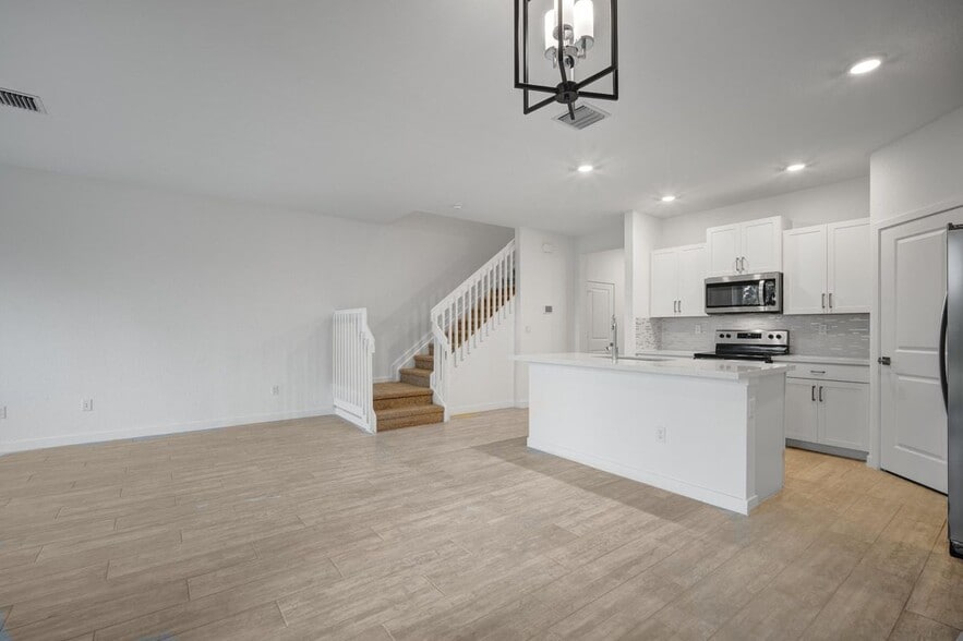 Building Photo - 8554 Via Mar Rosso