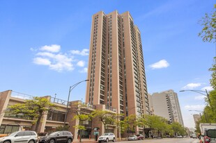 Building Photo - 1850 N Clark St