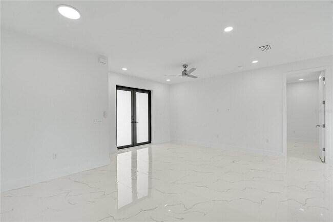 Building Photo - 153 Australian Dr