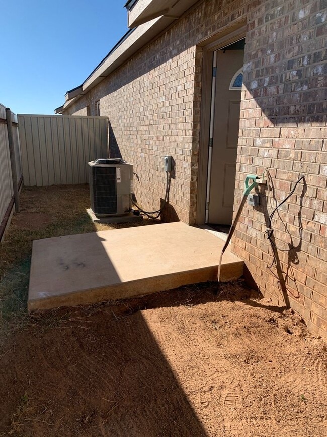 Building Photo - 2408 E 14th St