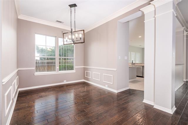 Building Photo - 8609 Forsythia Dr