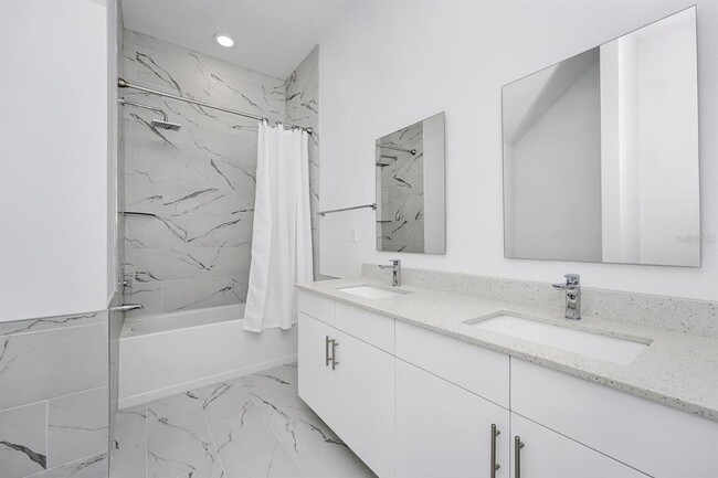 Building Photo - 380 Famagusta Dr