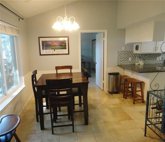 Building Photo - 2407 Harrowden Dr
