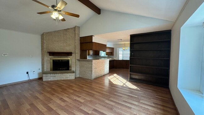 Building Photo - 9207 Portal Dr