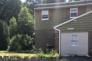 Building Photo - 1214 Fox Run