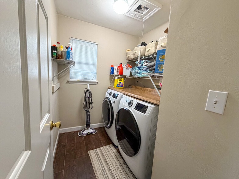 Building Photo - 2316 Eagle Dr