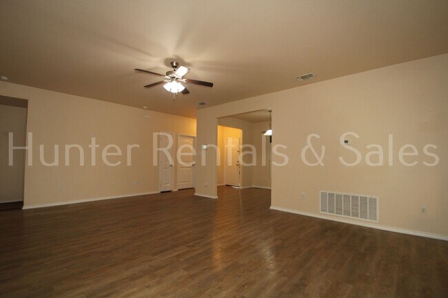 Building Photo - Beautiful 4-Bedroom, 2-Bath Home for Rent ...
