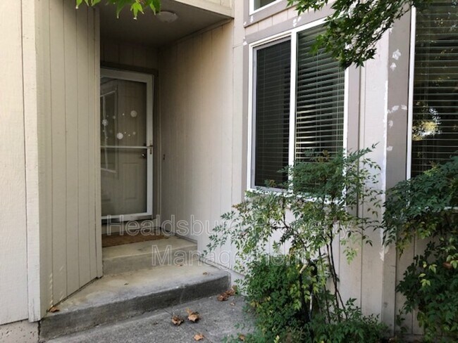 Building Photo - 1304 Foothill Dr