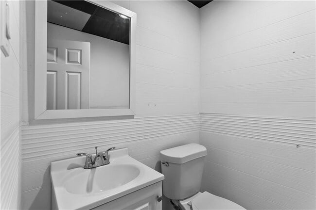 Building Photo - 3645 Peachtree Rd NE