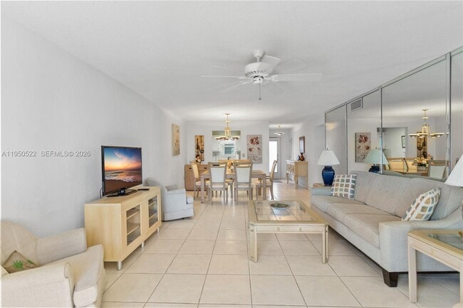 Building Photo - 2200 Diana Dr