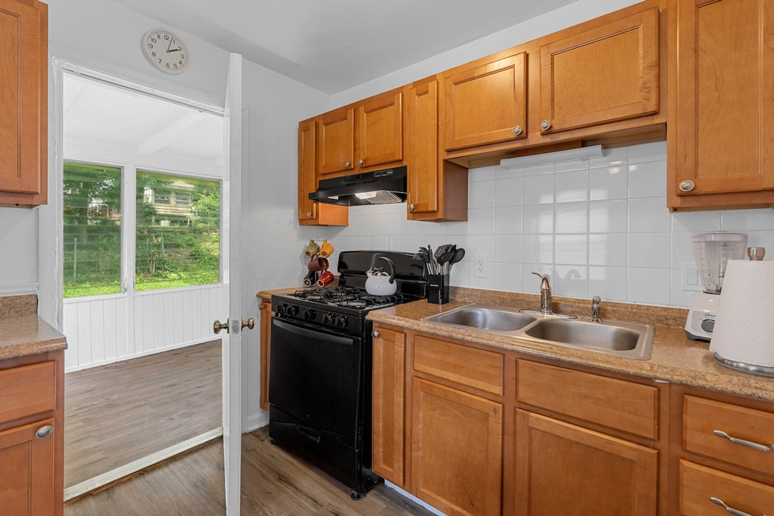 Building Photo - 6563 Julian Ave