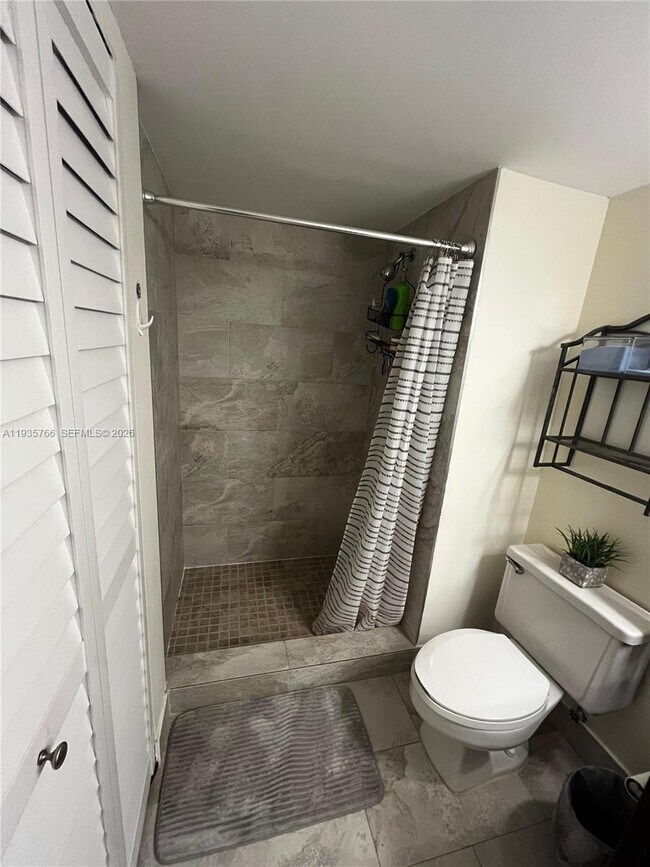 Building Photo - 16511 Blatt Blvd