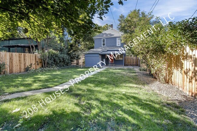 Building Photo - Victorian Home in Downtown Boise!