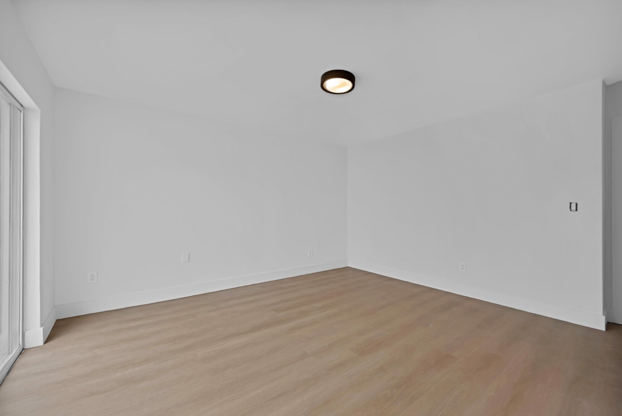 Building Photo - 13514 NE 23rd Pl