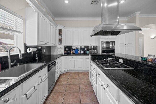 Building Photo - 6400 Franklin Crest Drive