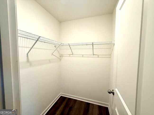 Building Photo - 119 Pond Ct