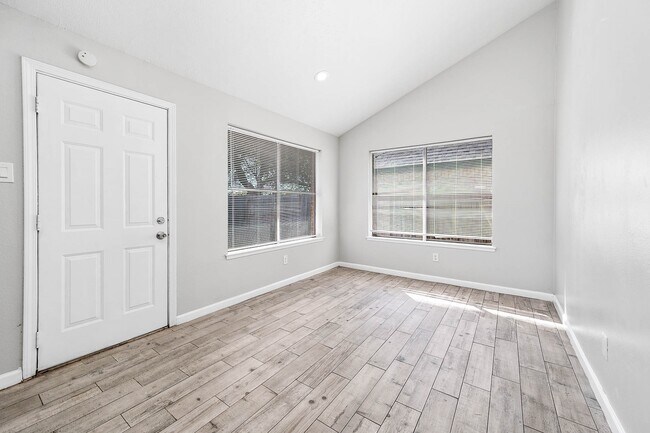 Building Photo - 14315 Swanfield Dr