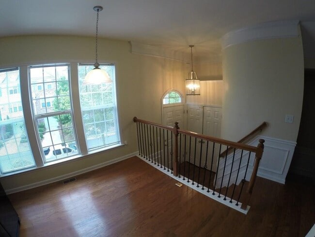 Building Photo - 1332 Thornborough Dr