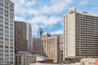 Building Photo - 1326 Spruce St