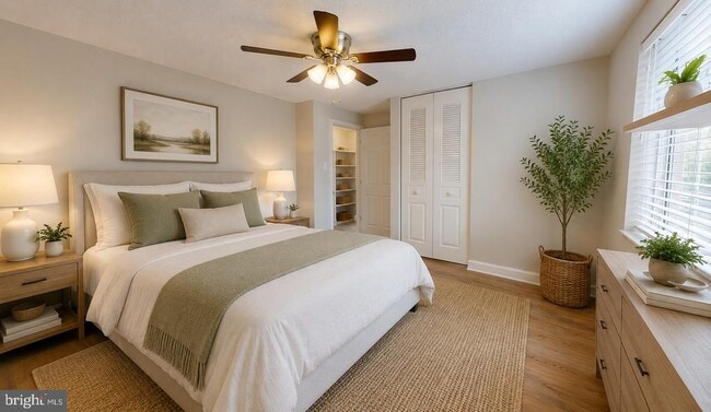 Building Photo - 8465 Yellow Leaf Ct