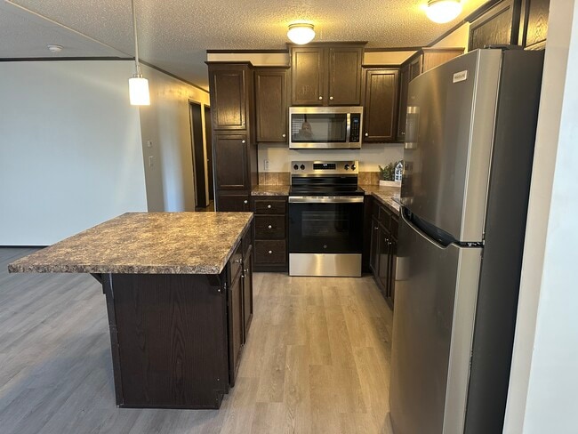 Building Photo - 2123 Bradford St