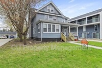 Building Photo - 407 W Green St