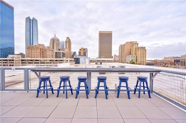 Building Photo - 1 NE 2nd St