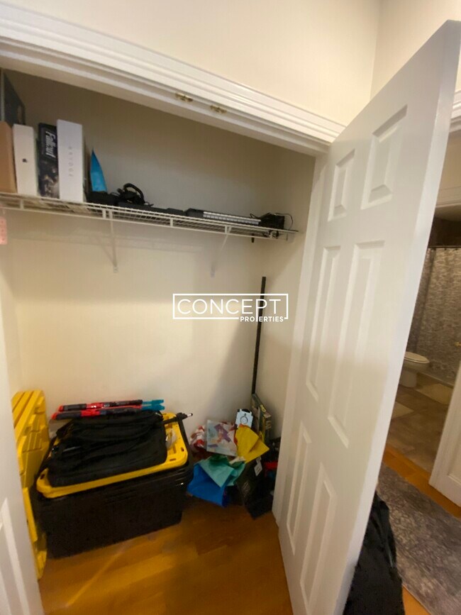 Building Photo - 10 Selkirk Rd