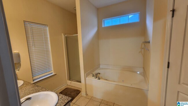 Building Photo - 299 High Ridge Dr