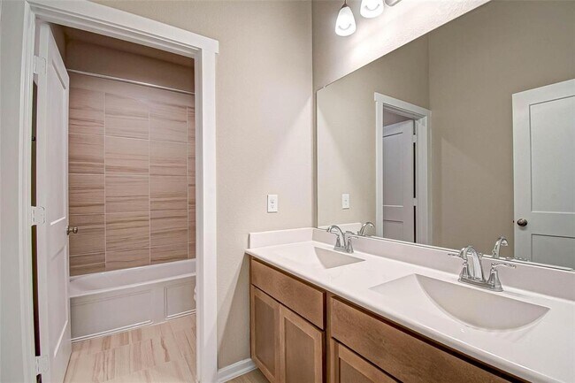 Building Photo - 315 N Spotted Fern Dr