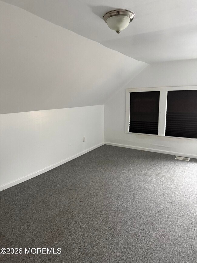 Building Photo - 12 Frances Pl