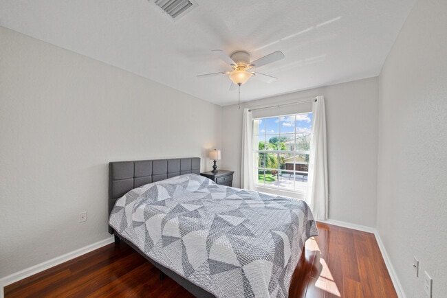 Building Photo - 7865 Jewelwood Dr