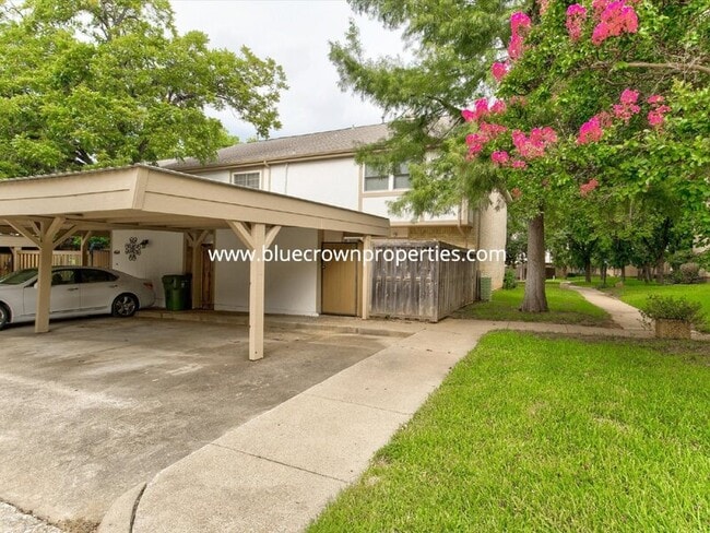 Building Photo - 462 Westview Terrace