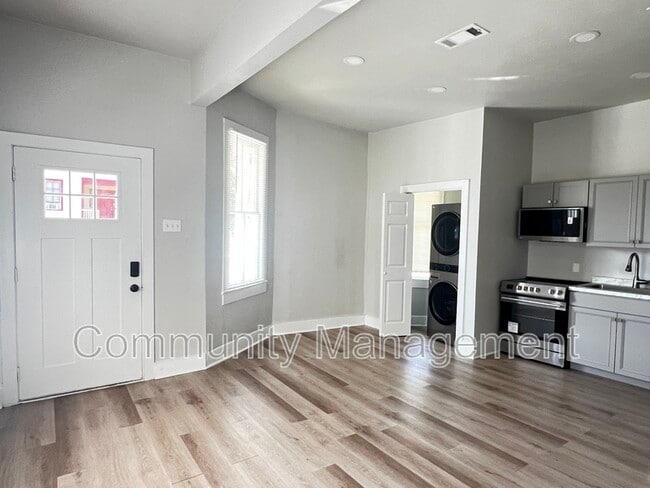 Building Photo - 1717 Bynum Ave