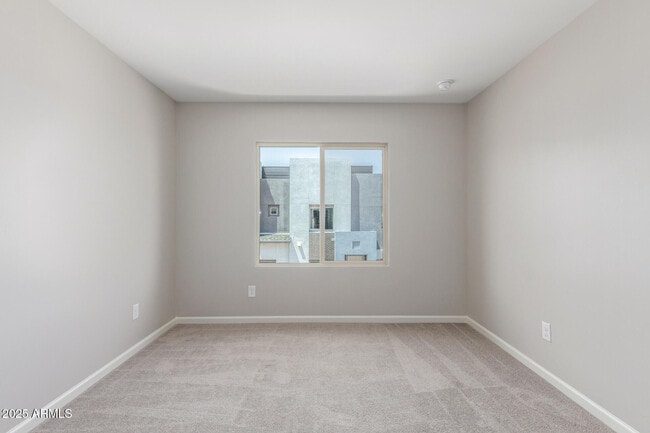 Building Photo - 733 E Commonwealth Ave