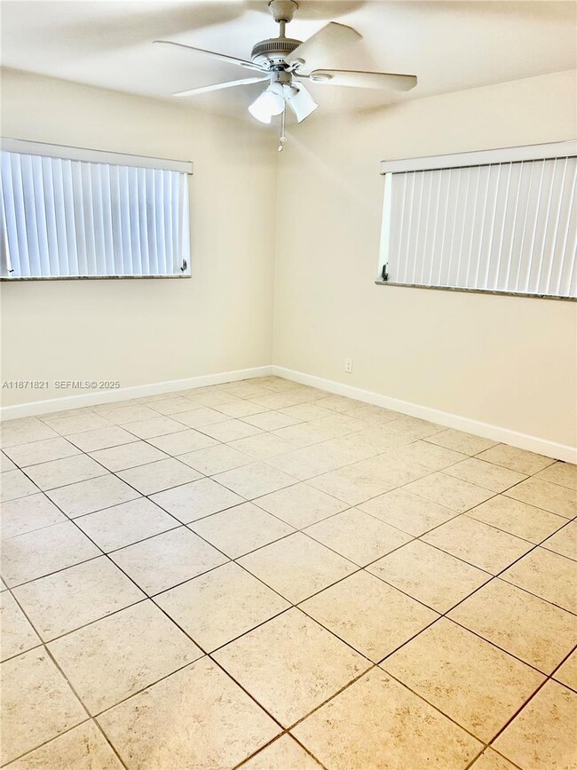 Building Photo - 300 NE 12th Ave