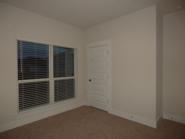 Building Photo - 5753 Danbury Blvd