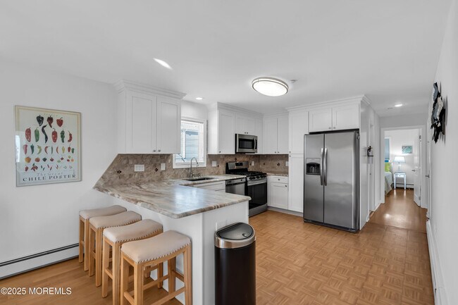 Building Photo - 913 N Ocean Ave