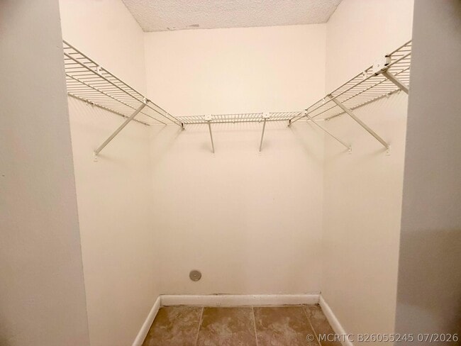 Building Photo - 9955 Westview Dr