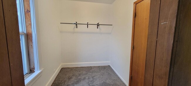 Building Photo - 2815 N Shore Dr